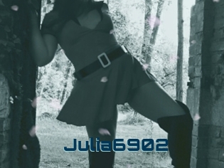 Julia6902